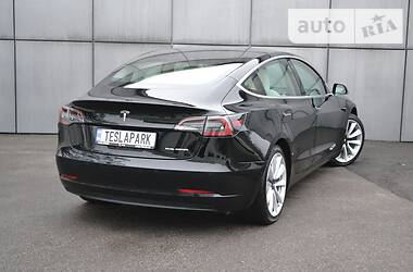 Седан Tesla Model 3 2019 в Киеве