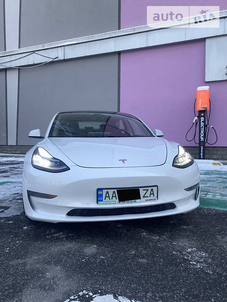 Седан Tesla Model 3 2019 в Києві