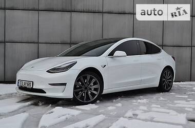 Седан Tesla Model 3 2018 в Києві