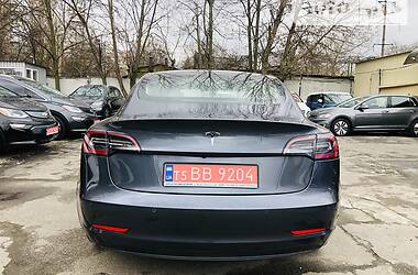 Седан Tesla Model 3 2019 в Одесі