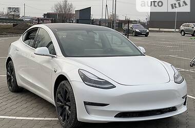 Седан Tesla Model 3 2020 в Киеве