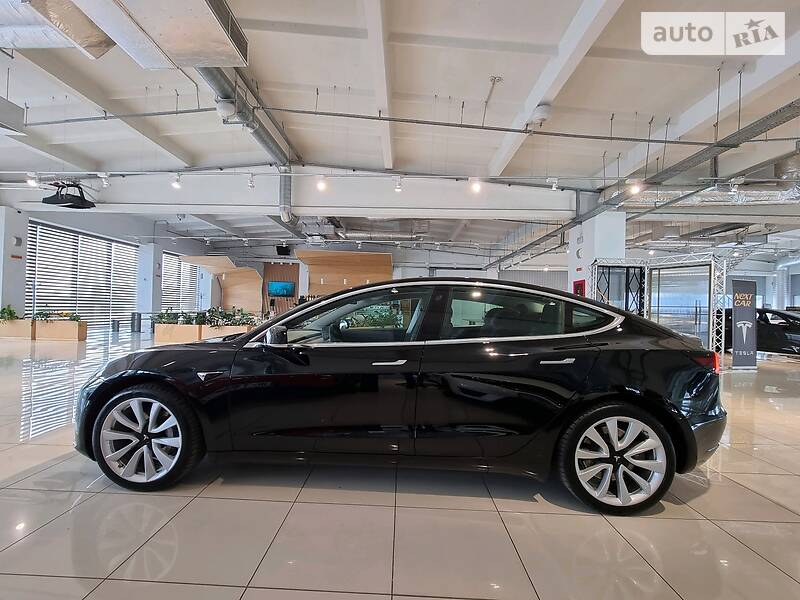 Седан Tesla Model 3 2019 в Киеве