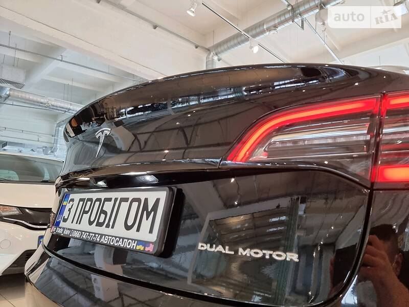 Седан Tesla Model 3 2019 в Киеве