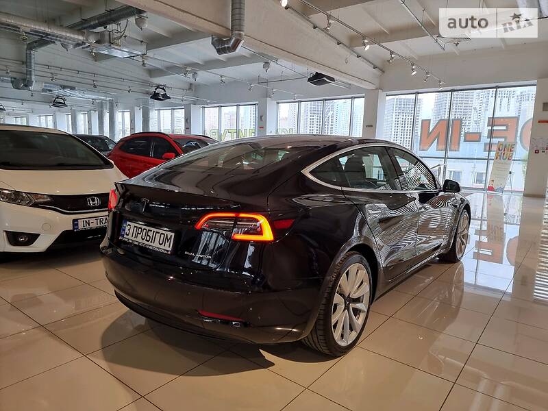 Седан Tesla Model 3 2019 в Киеве