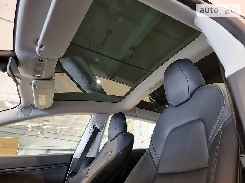 Седан Tesla Model 3 2019 в Киеве