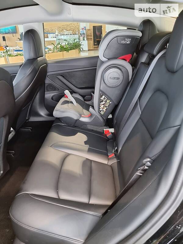 Седан Tesla Model 3 2019 в Киеве
