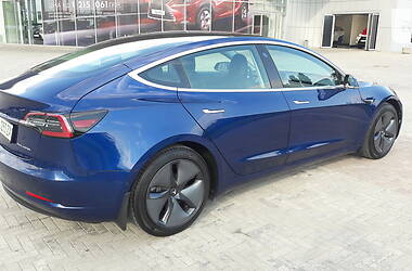 Седан Tesla Model 3 2020 в Черкассах