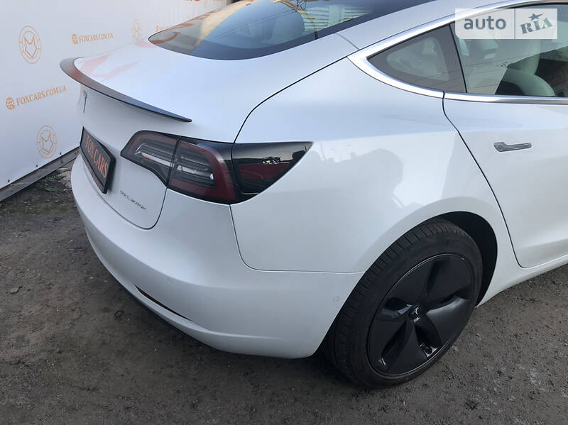 Седан Tesla Model 3 2019 в Києві