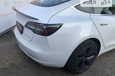 Седан Tesla Model 3 2019 в 