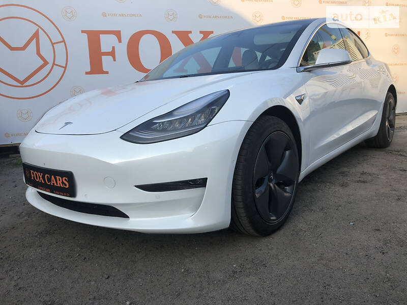 Седан Tesla Model 3 2019 в Києві