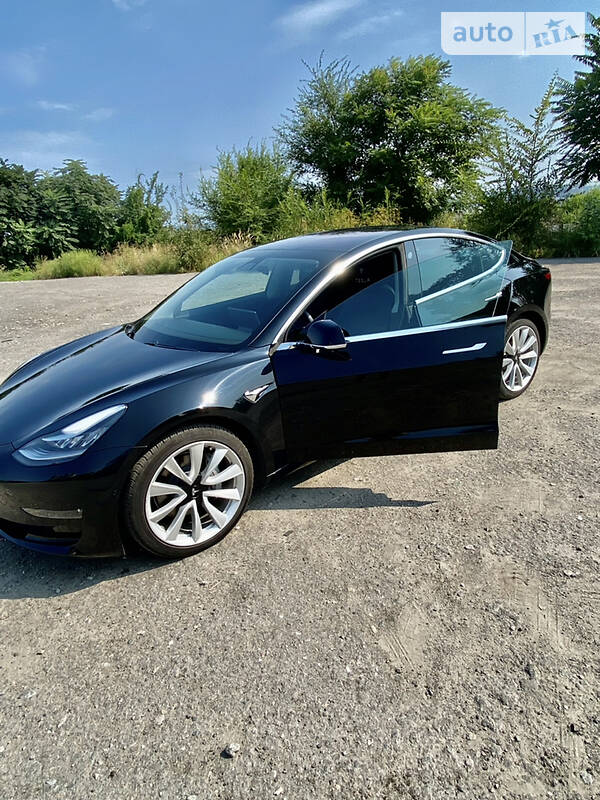 Седан Tesla Model 3 2018 в Дніпрі