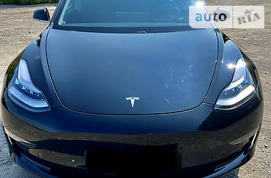 Седан Tesla Model 3 2018 в Дніпрі