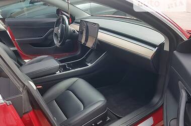 Седан Tesla Model 3 2018 в 