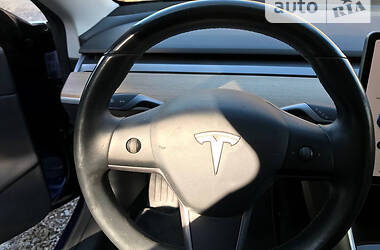 Седан Tesla Model 3 2019 в Чорноморську