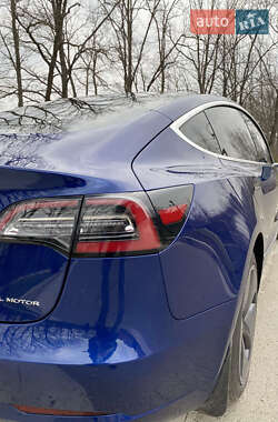 Седан Tesla Model 3 2019 в Сумах