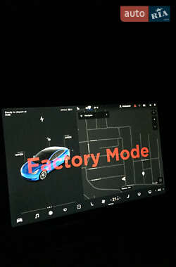 Седан Tesla Model 3 2019 в Сумах