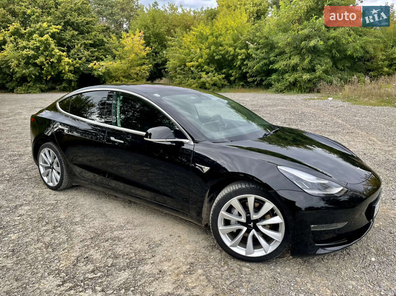 Седан Tesla Model 3 2019 в Тернополе