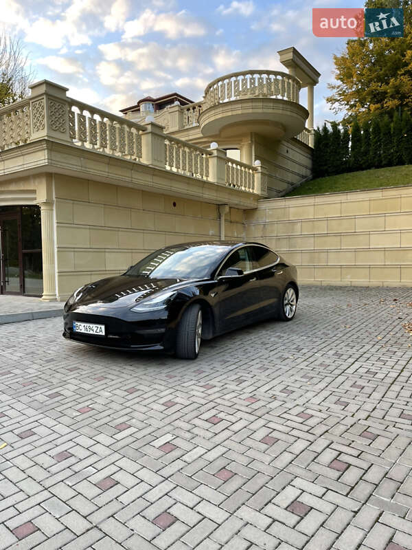 Седан Tesla Model 3 2019 в Тернополе