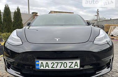 Седан Tesla Model 3 2019 в 