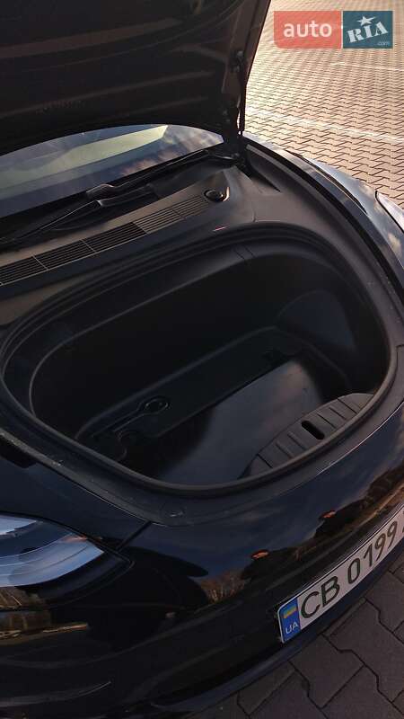 Седан Tesla Model 3 2019 в Чернигове