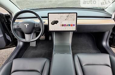 Седан Tesla Model 3 2019 в Києві