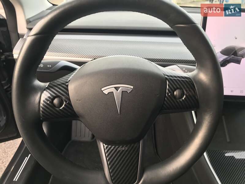 Седан Tesla Model 3 2018 в Одесі