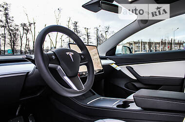 Седан Tesla Model 3 2021 в 