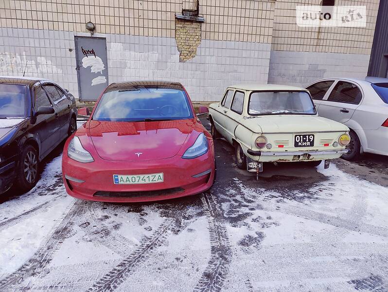 Седан Tesla Model 3 2019 в Києві