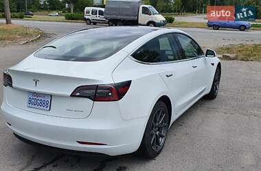 Седан Tesla Model 3 2019 в 