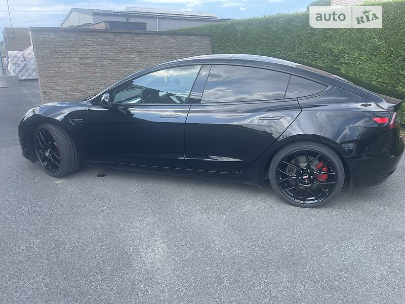 Хэтчбек Tesla Model 3 2018 в Ивано-Франковске