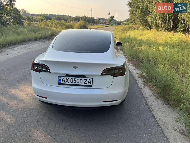 Ліфтбек Tesla Model 3 2019 в Харкові