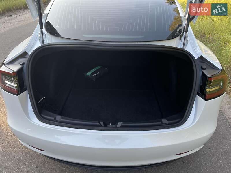Ліфтбек Tesla Model 3 2019 в Харкові