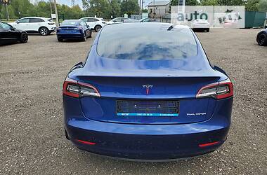 Седан Tesla Model 3 2020 в Киеве