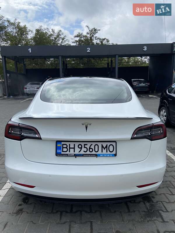 Седан Tesla Model 3 2019 в Одесі