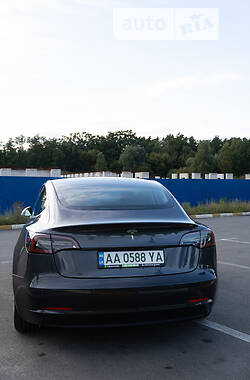 Седан Tesla Model 3 2018 в Києві