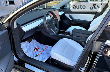 Седан Tesla Model 3 2018 в 