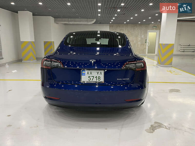 Седан Tesla Model 3 2018 в Києві