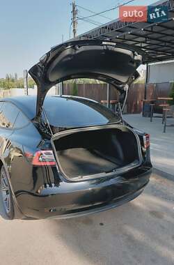 Седан Tesla Model 3 2019 в 
