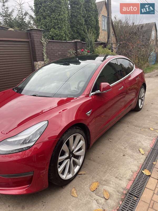 Tesla Model 3 2020