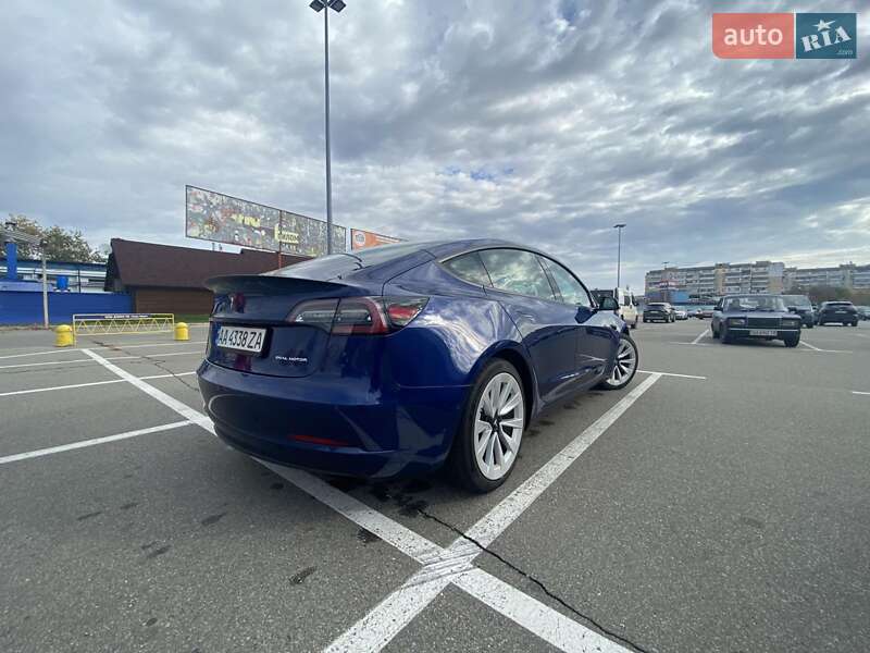 Седан Tesla Model 3 2020 в Києві