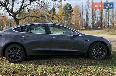 Седан Tesla Model 3 2019 в Черновцах