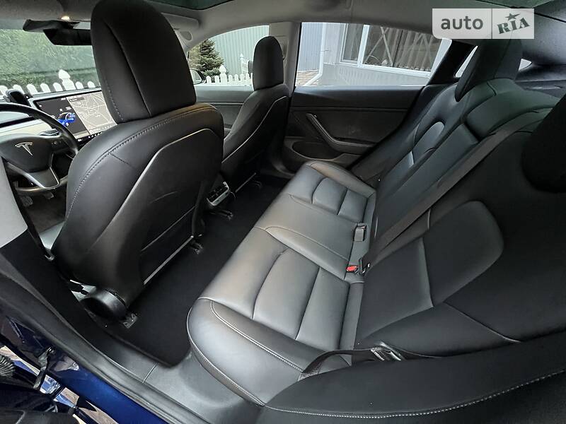 Седан Tesla Model 3 2018 в Дніпрі