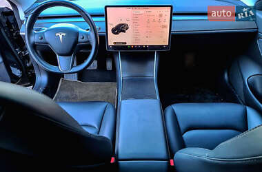 Седан Tesla Model 3 2018 в 