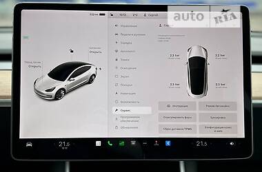 Седан Tesla Model 3 2020 в 