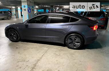 Седан Tesla Model 3 2020 в 