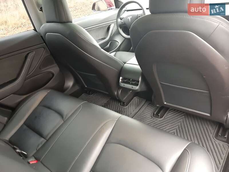Седан Tesla Model 3 2019 в Дніпрі
