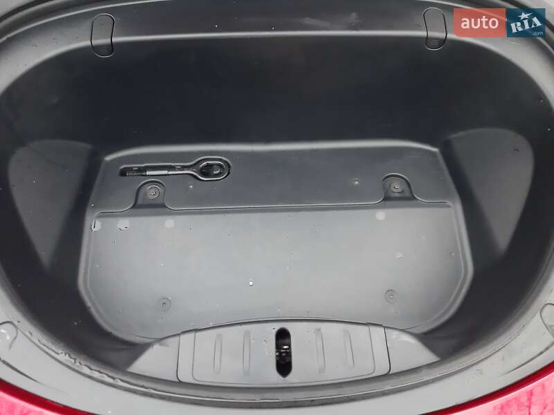 Седан Tesla Model 3 2019 в Дніпрі