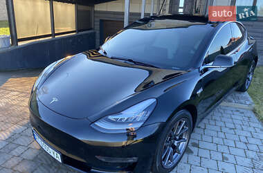 Седан Tesla Model 3 2019 в Долине