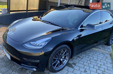 Седан Tesla Model 3 2019 в Долине