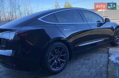 Седан Tesla Model 3 2019 в Долине